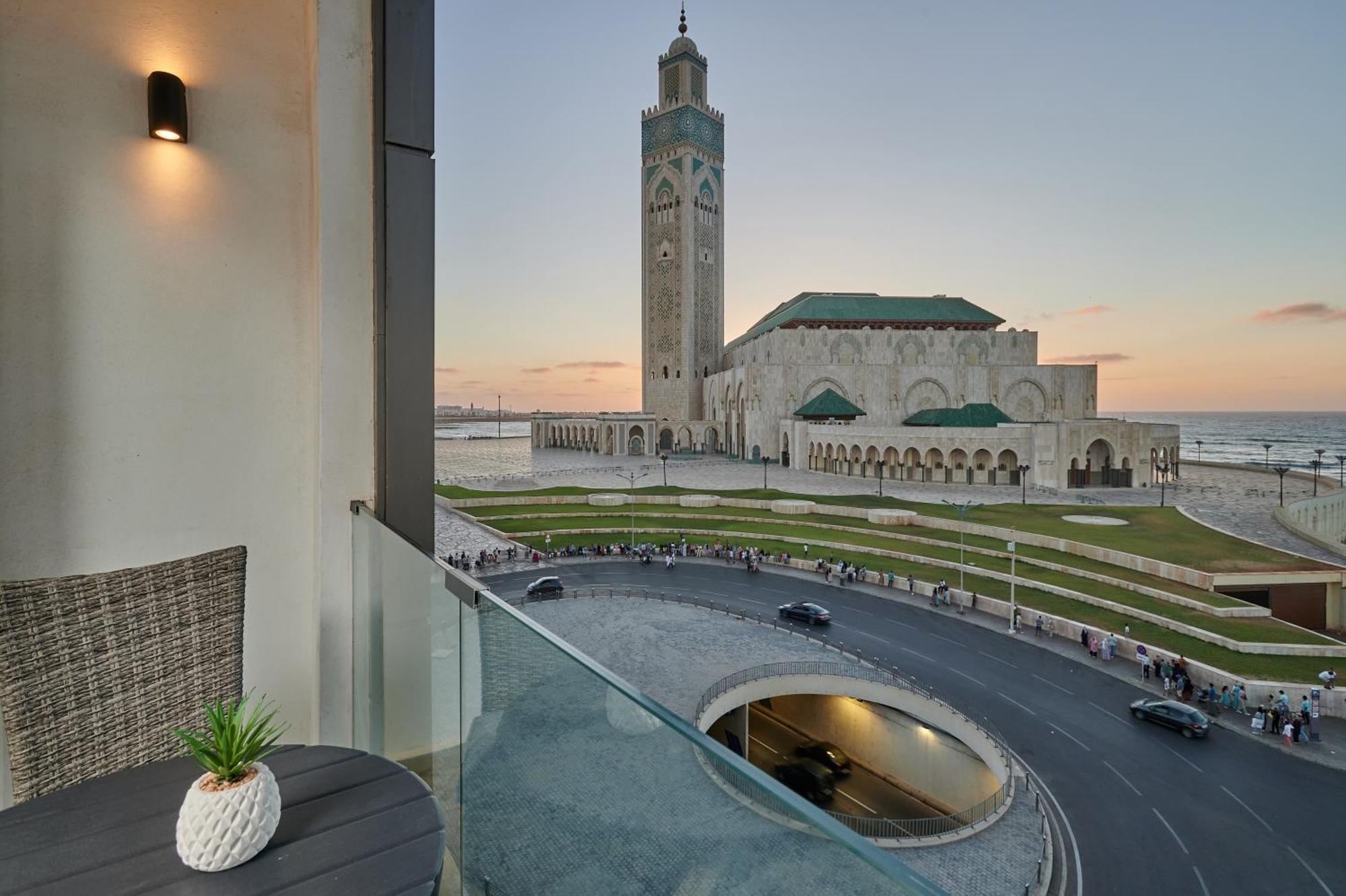 Thecasaedition - Bel Azur - Sea View & Hassan II Mosque Residency Casablanca Bagian luar foto